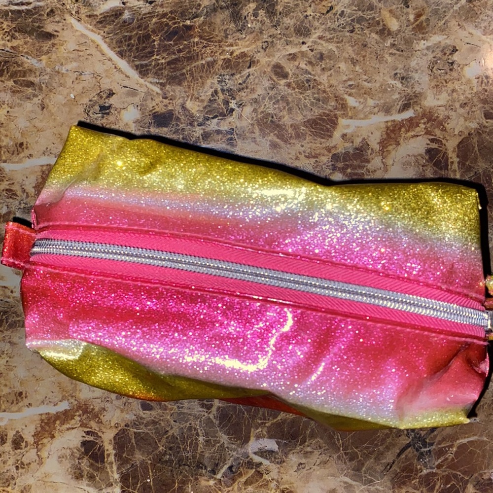 makeup pouch - Picture 2 of 2